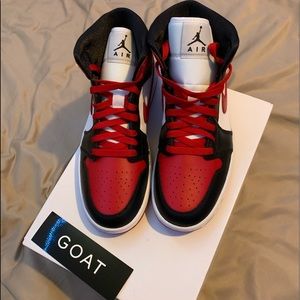 Jordan 1 (Mid) Alternate Bred Toe (W)